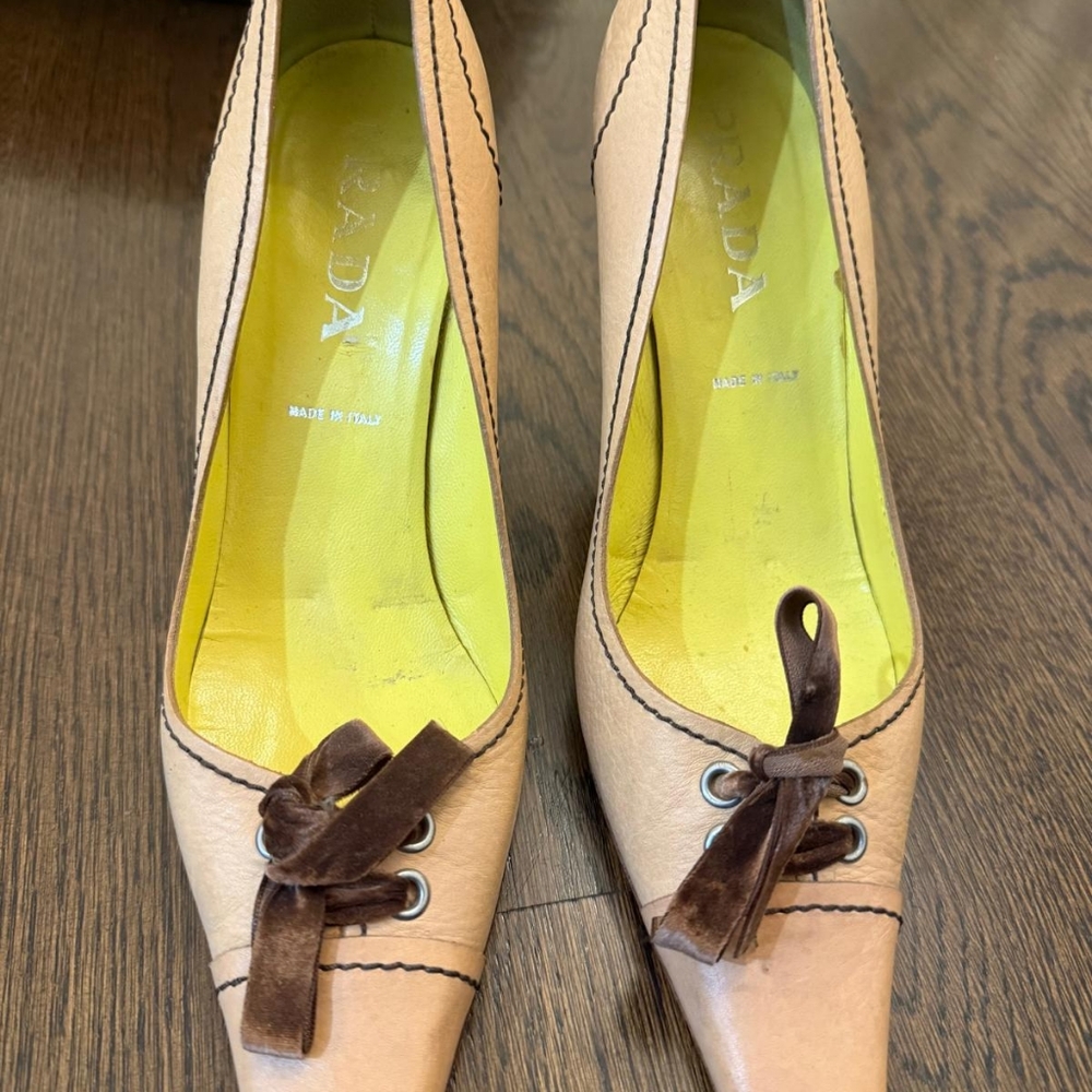Prada Women's nude cream Leather Heels Size 8 shoes